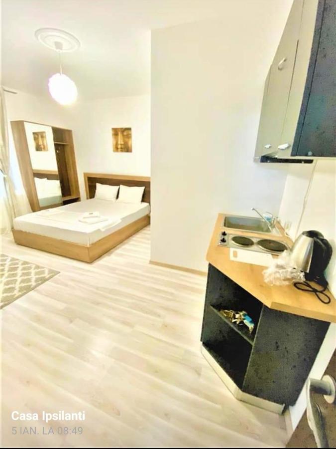 Hotel Ipsilanti ヤシ エクステリア 写真