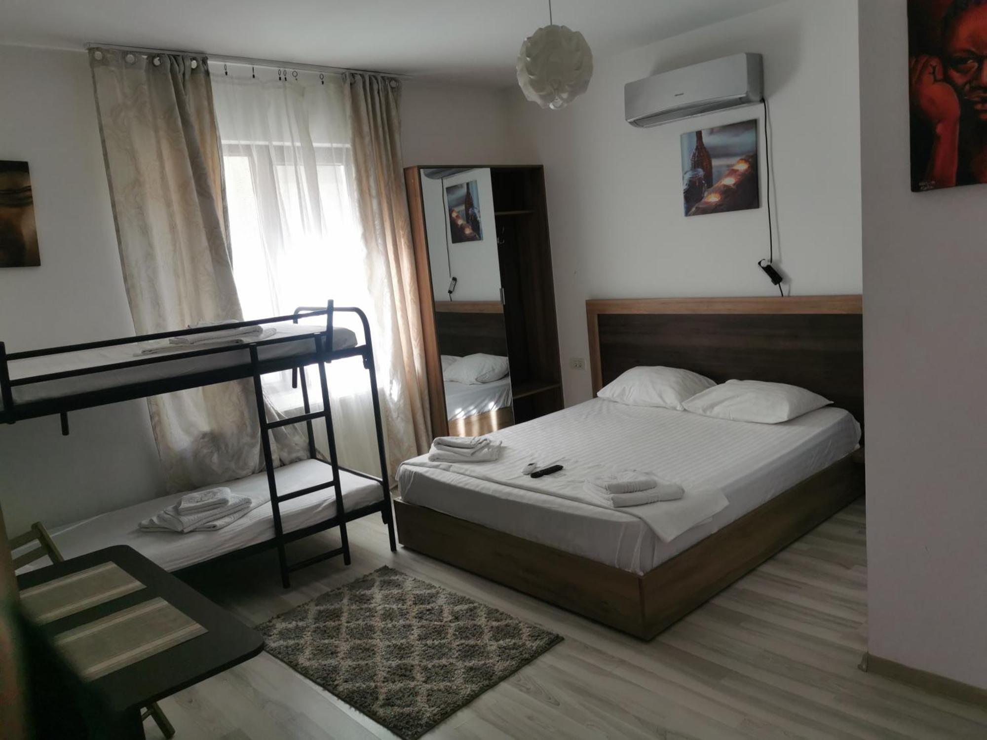 Hotel Ipsilanti ヤシ エクステリア 写真